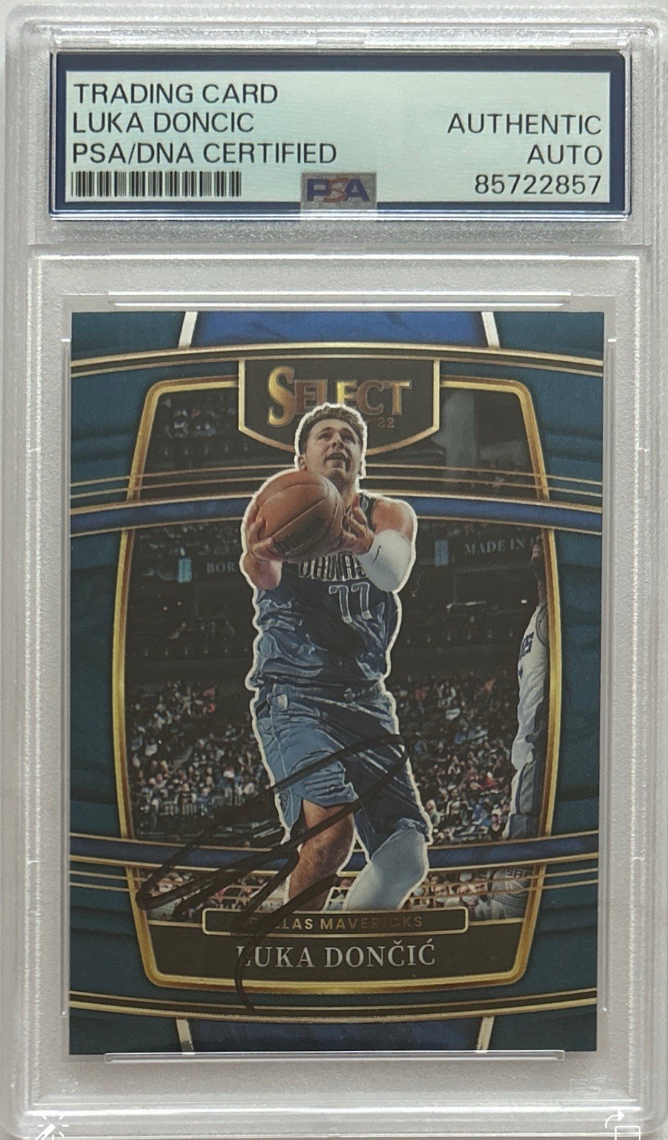 Luka Don i Autographed Signed Dallas Mavericks 2021-22 Select Luka Doncic #12 PSA/DNA Slabbed 