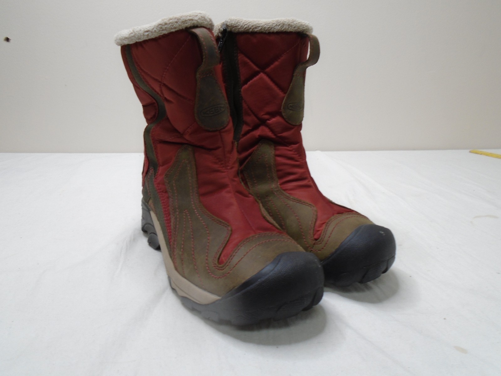 Keen Betty Waterproof Womens 8.5 Insulated 200 Gram Winter Boots Thermal Insole