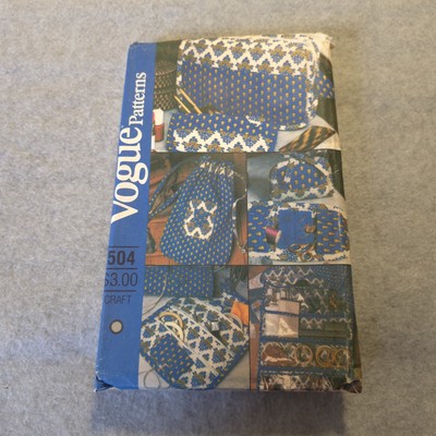 Vogue 7504 Craft Pattern Quilted Sewing Organizer Bags Totes Uncut Vintag