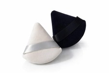 2 Pcs Triangle Powder Puff for Face 1 Count Pack of 2 , 1 Black, 1 White