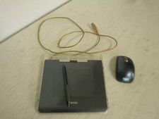 Wacom CTE-440 Graphic Tablet with Pen  Mouse