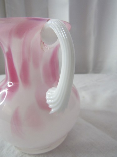 WHITE AND PINK SWIRLED HAND BLOWN PITCHER WITH APPLIED HANDLE MADE BY PILGRIM - Picture 5 of 7