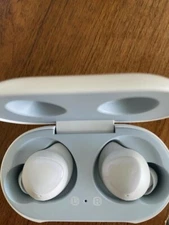 Samsung Galaxy Buds - Fully charged earbuds that come with charger