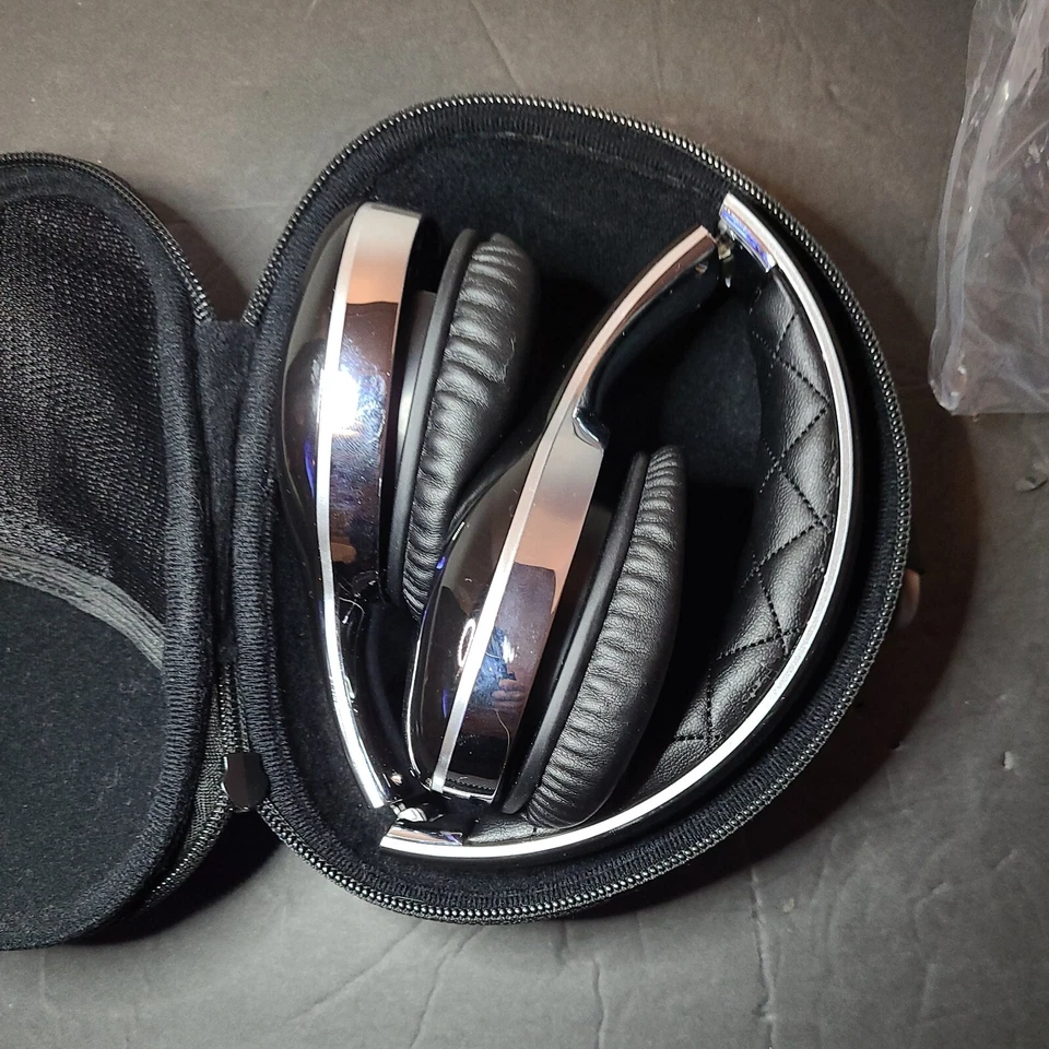 Наушники-вкладыши SOUL X-TRA беспроводные функциональные Bluetooth для спорта черные U - Изображение 3 из 4