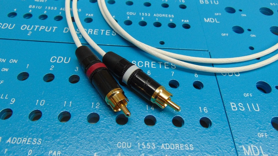 Low Capacitance RCA Audio Interconnect Cables 1 Meter 1965 vintage SPC 16.2pf/ft - Image 2 of 4