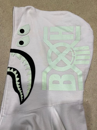 Bape x Bounty Hunter hoodie (L) -Glow in the Dark - Picture 2 of 7