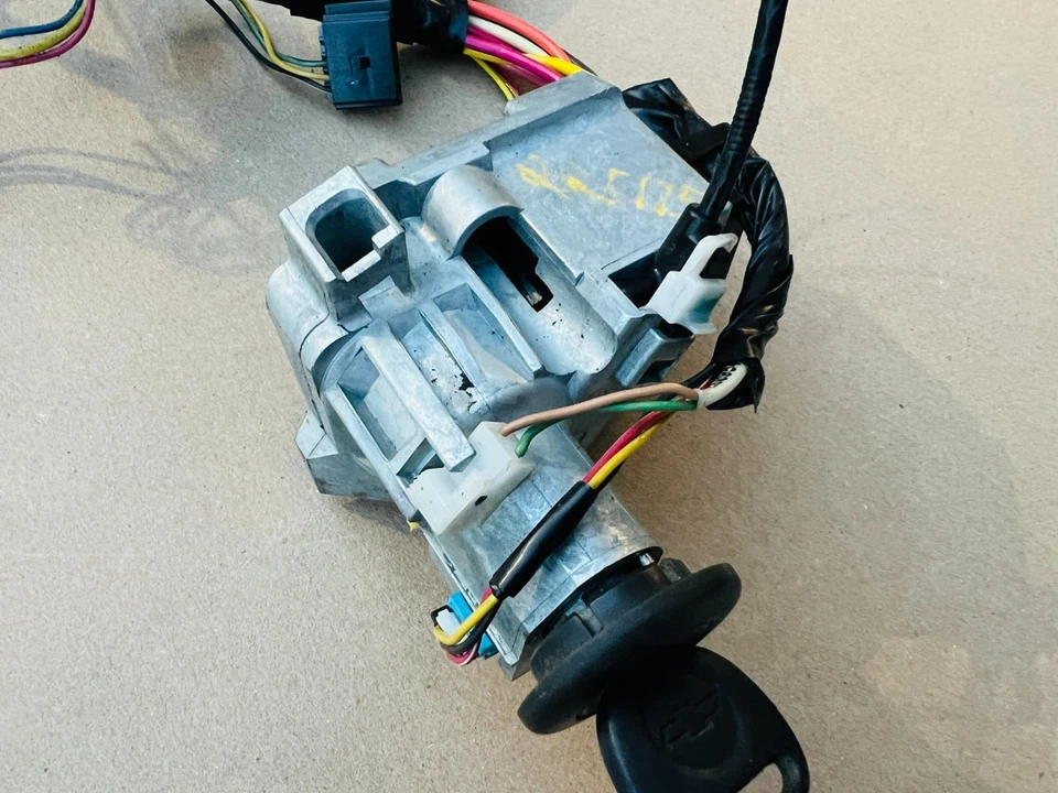 Chevrolet Silverado 1500 2007 clásico V8 interruptor de encendido bloqueo con llave OEM 26070075 Foto 4 de 4