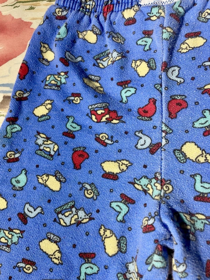 Pantalones deportivos vintage de los 90 para niños Fisher Price con temática de granja talla 4T Foto 3 de 4