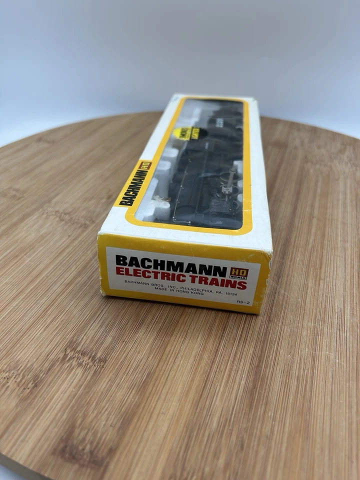 Vintage Bachman 5 HO Scale USRA 0-6-0 & Slope Tender Steam Locomotive A.T & S.F. - Image 3 of 4