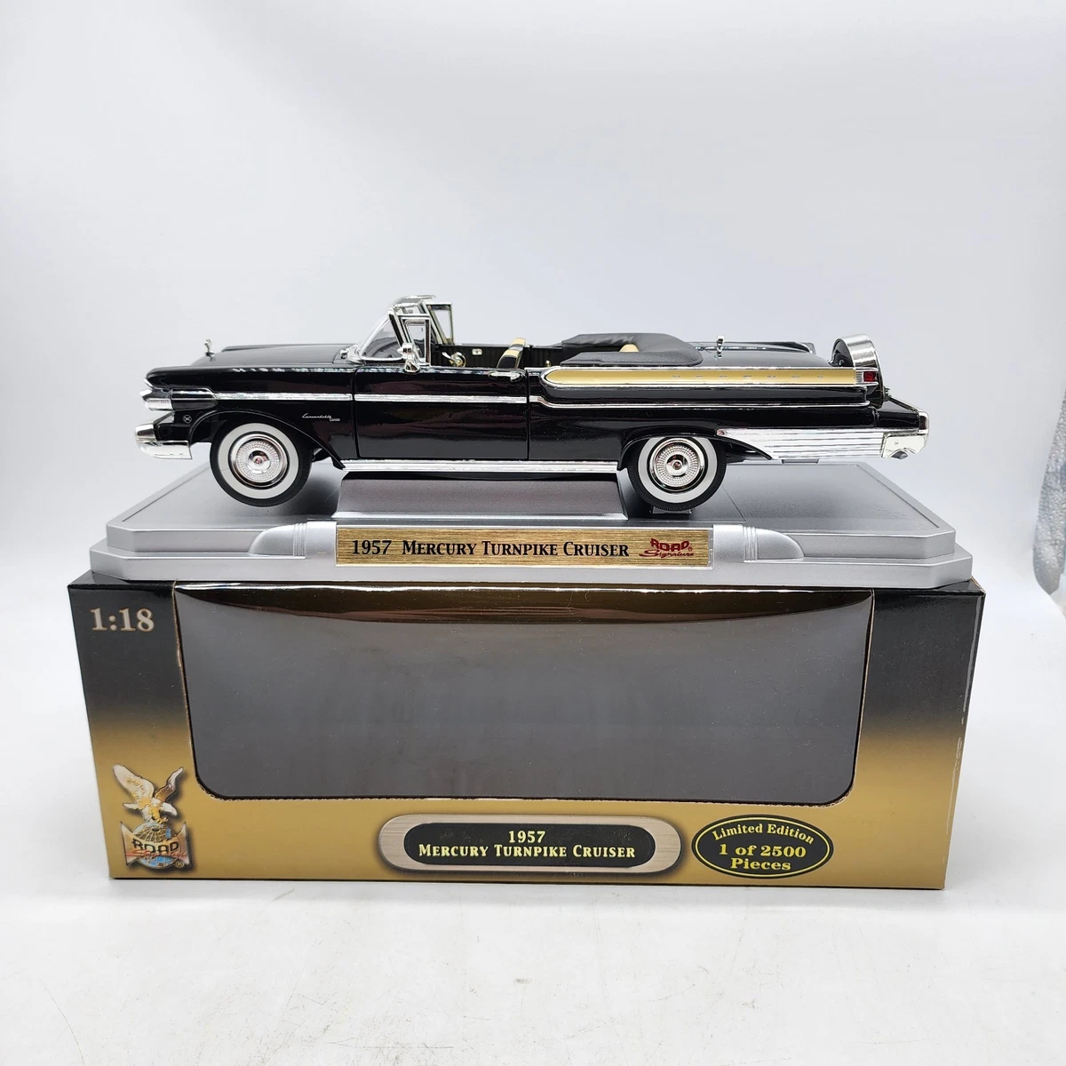 3R Road Signature 1:18 1957 Mercury Turnpike Cruiser Limited
