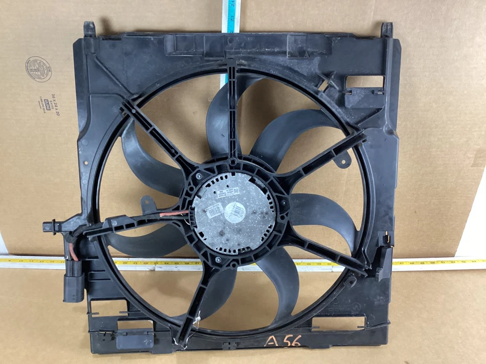 Unidad de ventilador de radiador de refrigeración del motor BMW X5 E70 2007-2010 negro 56057110 OEM Foto 2 de 4