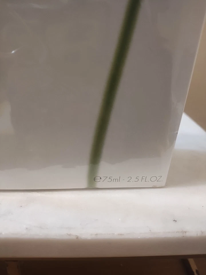 ACEITE BRILLANTE SECO PARA CUERPO Y CABELLO VERANO BY KENZO 75 ML (NUEVO CON CAJA Y PRECINTADO) Foto 2 de 4