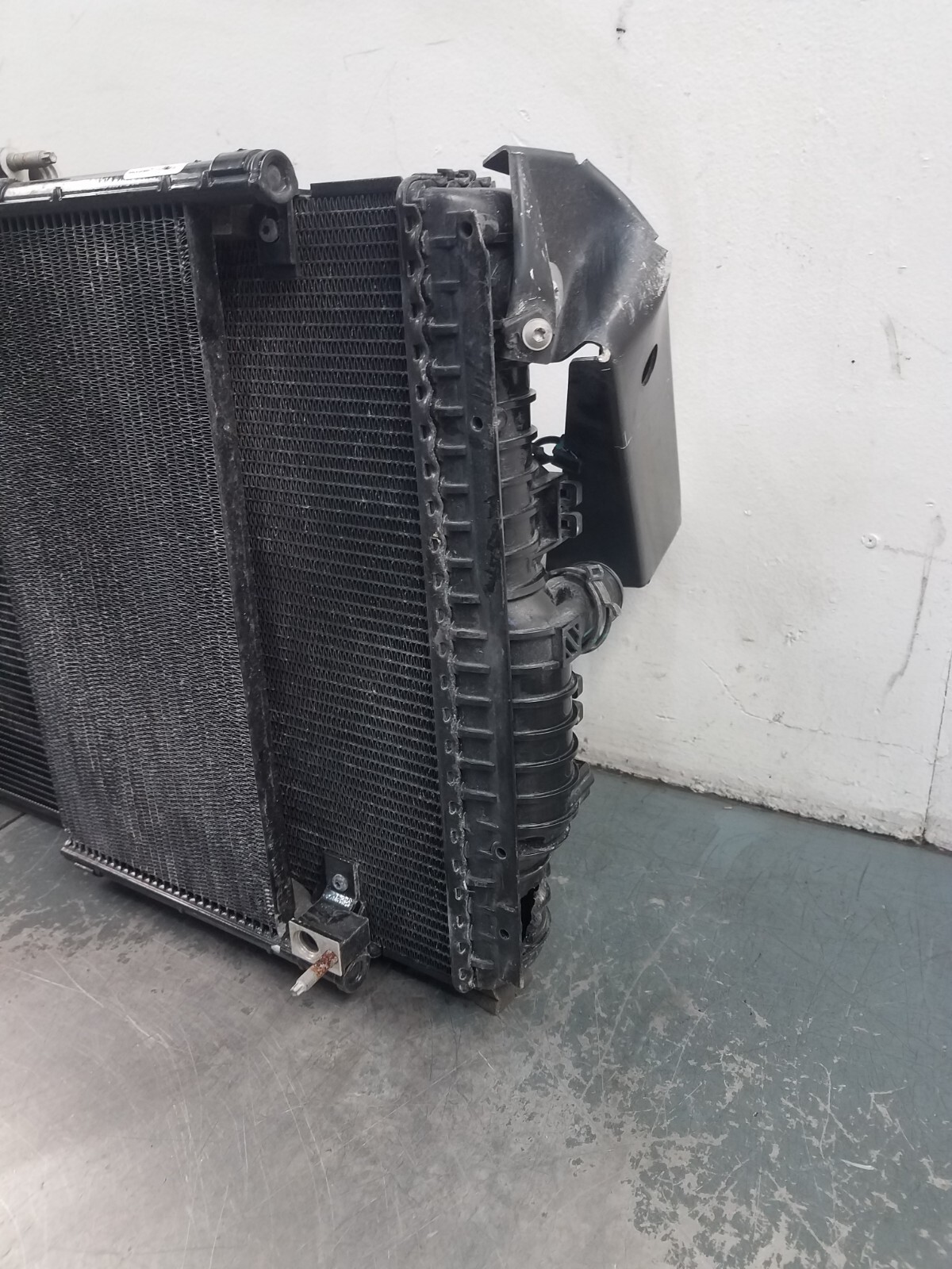 2021 McLaren 765LT Left Rear Radiator Condenser Fan Assembly - * #5537 C7