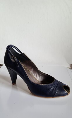 Elegante Leder Peeptoes 38 Marine Blau mit Goldrand von Bullboxer 
