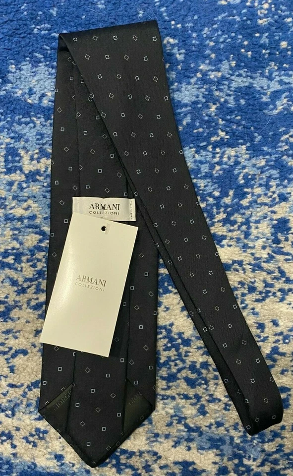 NUEVA Corbata Armani Collezioni Azul Gris Marino Profundo Sesgo Chevron Seda Geométrica Foto 3 de 4