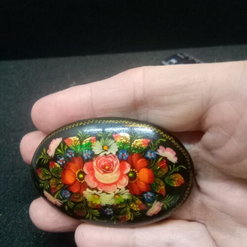 Vintage Russia HandPainted  Enamel Lacquer Brooch… - image 1