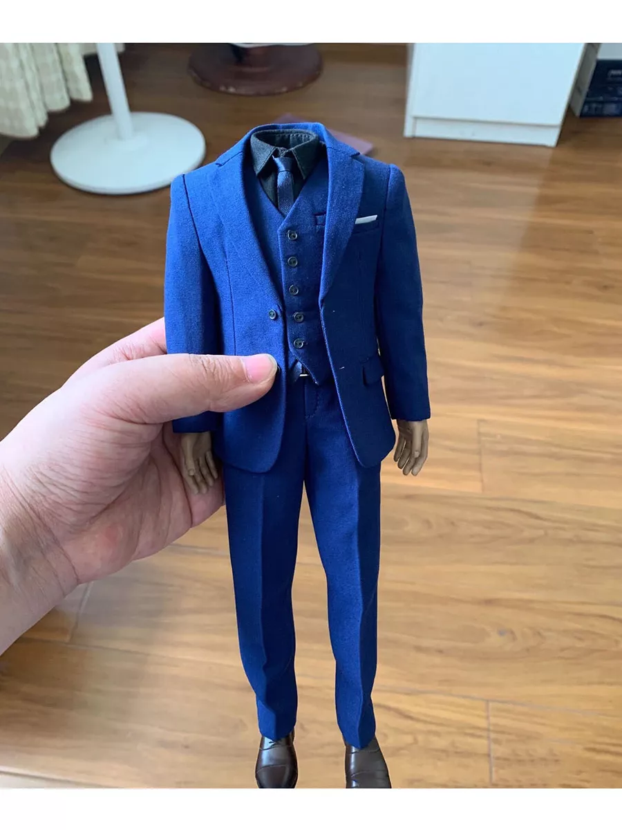 The street style marks the difference and exclusivity, more details in  Luxury and Vintage Madrid | Navy blue suit men, Blue suit men, Black suit  men