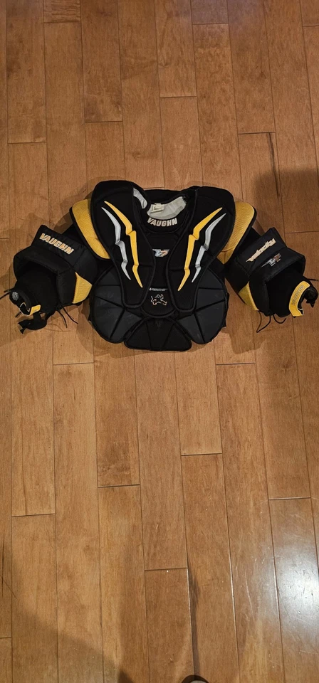 Protector de pecho y brazo Vaughn Velocity V7 XF portero intermedio grande negro Foto 3 de 4