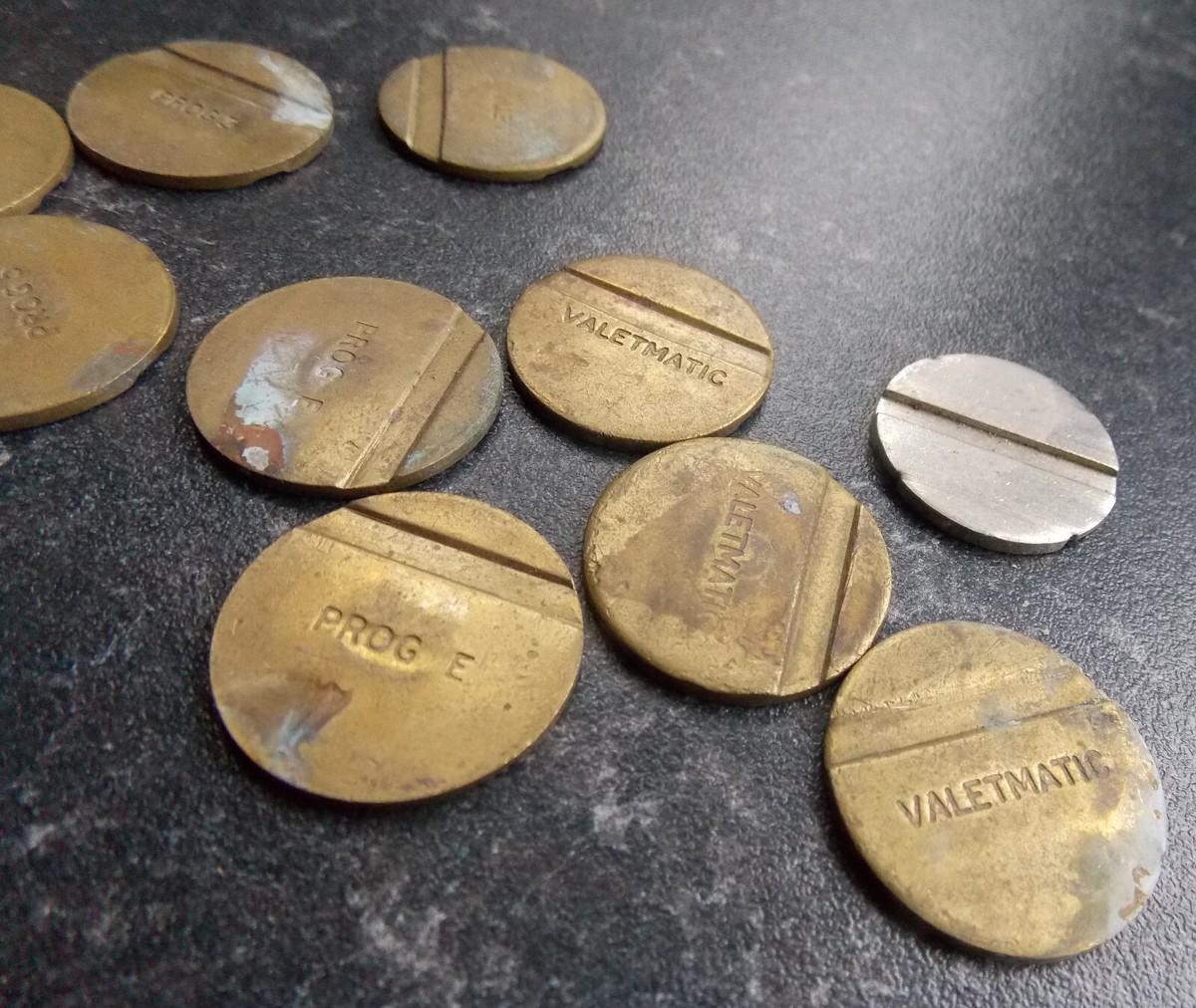 16 Valetmatic/Wilcomatic jetwash tokes. 26 mm dia. SLOT BOTH SIDES RARE |  eBay UK