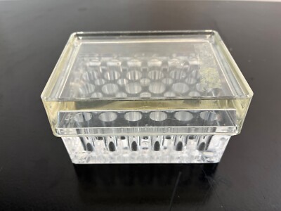 RPI Research Products International Beta Isotope tube rack with Lid, acrylic