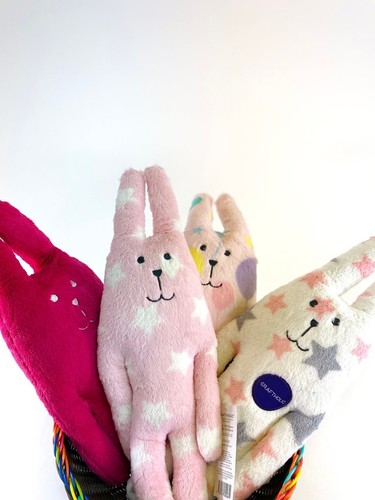 CRAFTHOLIC roter Hase Puppe Stofftier weiches Plüschtier Geburtstag tolles Geschenk Wohndeko - Bild 11 von 11