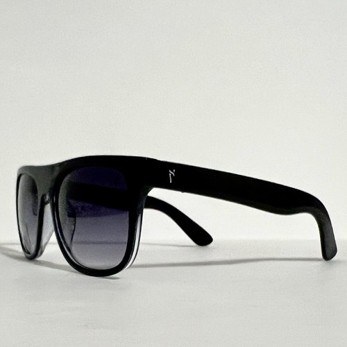 Simply Vera Vera Wang Women’s Sunglasses Square Black Frame Gradient Lenses - Picture 3 of 10