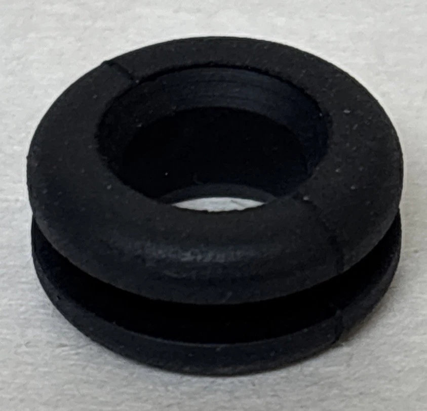 Cubierta del cárter Yamaha V-Star 950 2009-17 1 ojal (3) OEM 90480-13022-00 S988 Foto 4 de 4