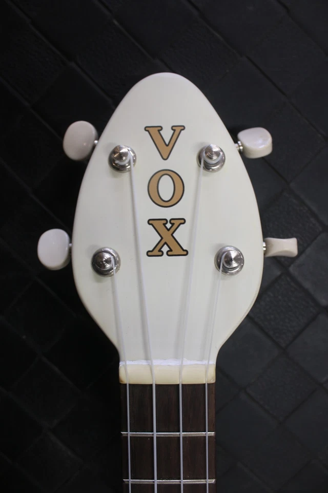 VOX ELEUKU VEU-33C Electric Ukulele Built-in Speaker White - Image 2 of 4