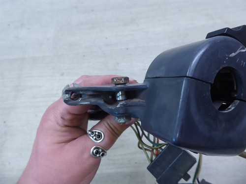 1978 Honda CB400T CB400 Hawk H20740) left hand control switches horn button - Picture 9 of 12