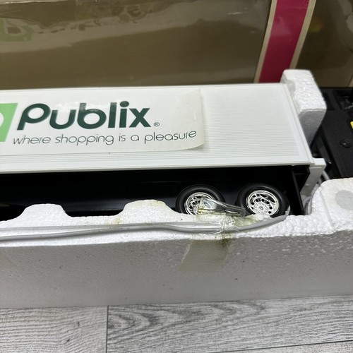 EZTEC Remote Control Semi Truck Publix 18-Wheel Hauler 18” Long Open Box Works - Picture 15 of 23