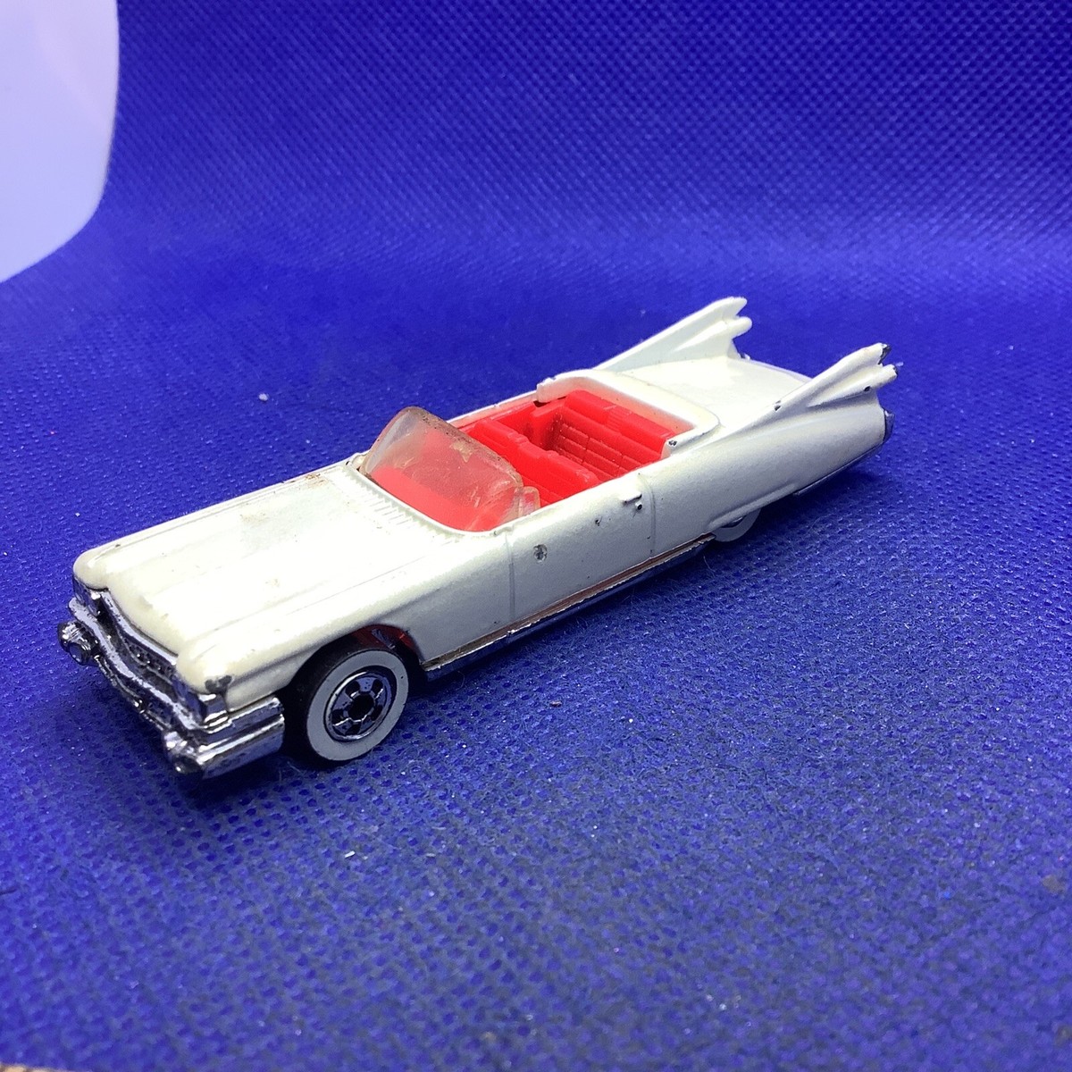Auto World 59 Cadillac ☆HOスロットカー Amazon | Auto World x Premium Hobbies 4Gear バットマン