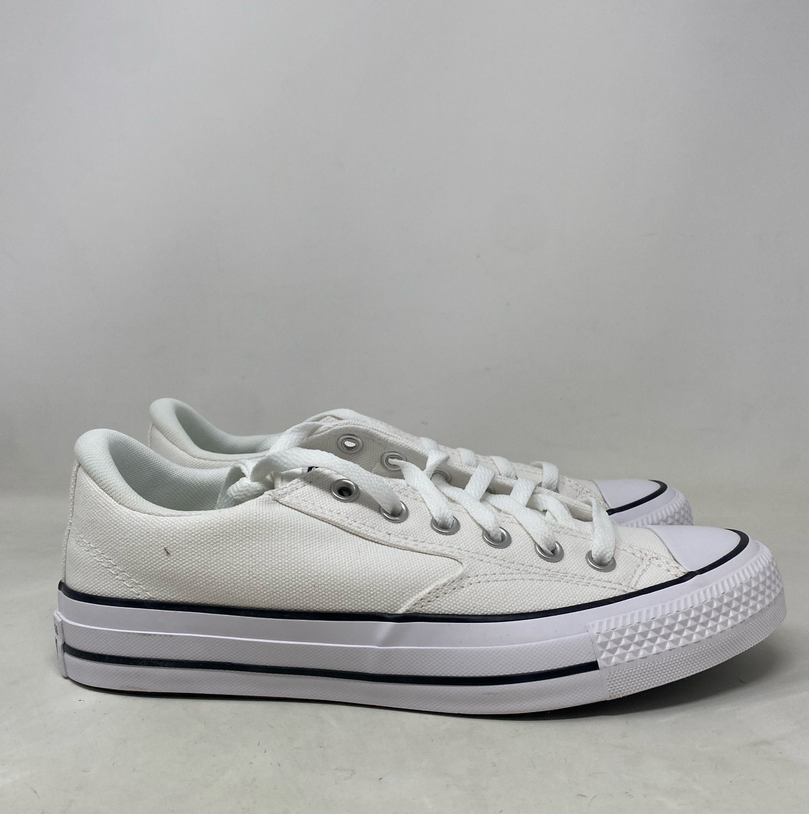Converse Chuck Taylor All Star Malden Street OX White - Men’s 8.5 / Women’s 10.5