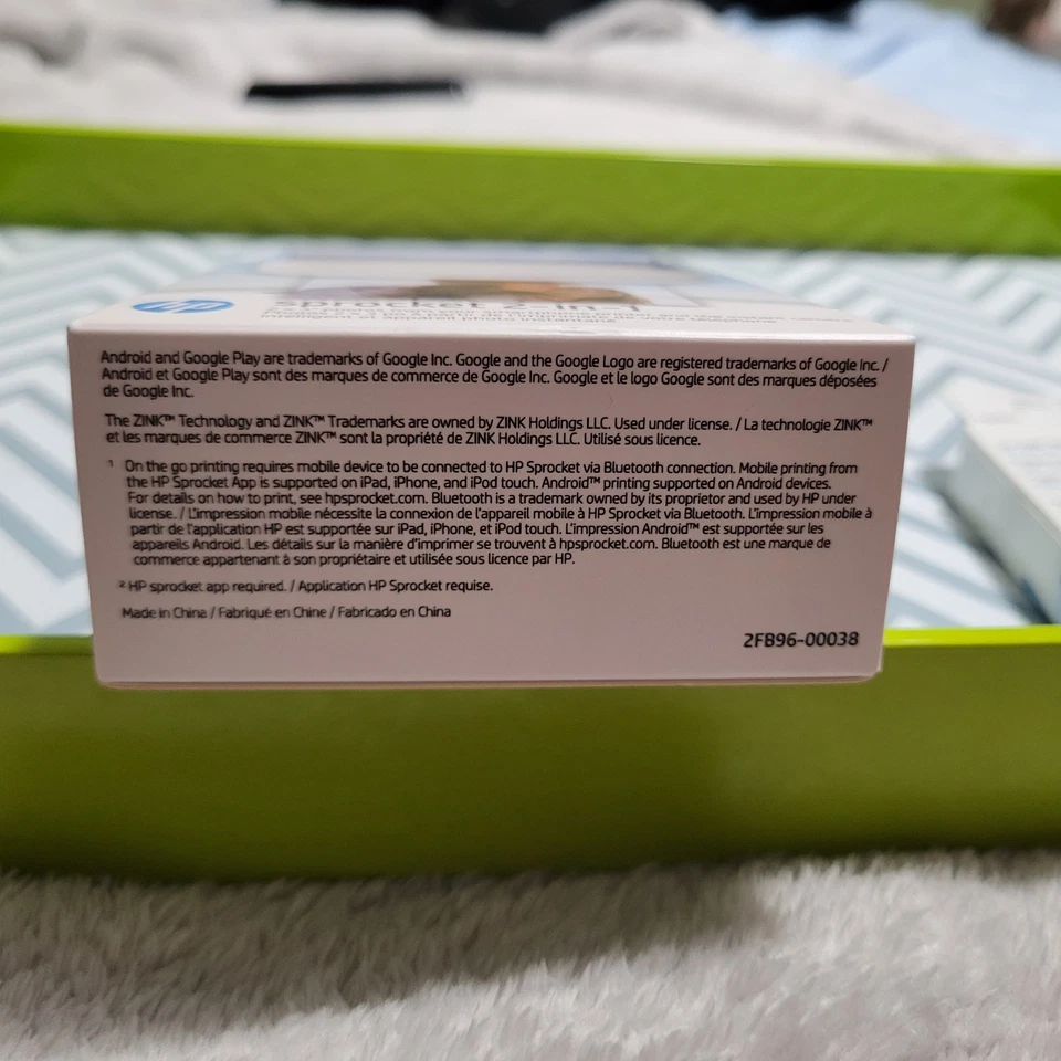 HP Sprocket 2 in 1 Printer and Instant Camera White 2fb96a Bundle W/ Zink Paper - Image 4 of 4