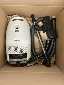 Miele Guard M1 S 8380 Staubsauger Brillantweiß geprüft