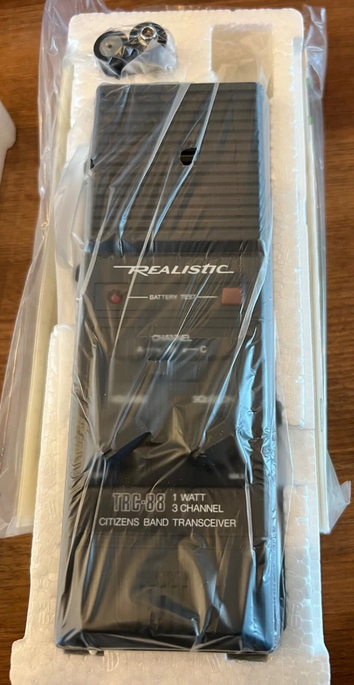 Realistic TRC-88 CB Walkie-Talkie Model 21-1610 Citizens Band 1 Watt, 3 Channel - Image 2 of 4