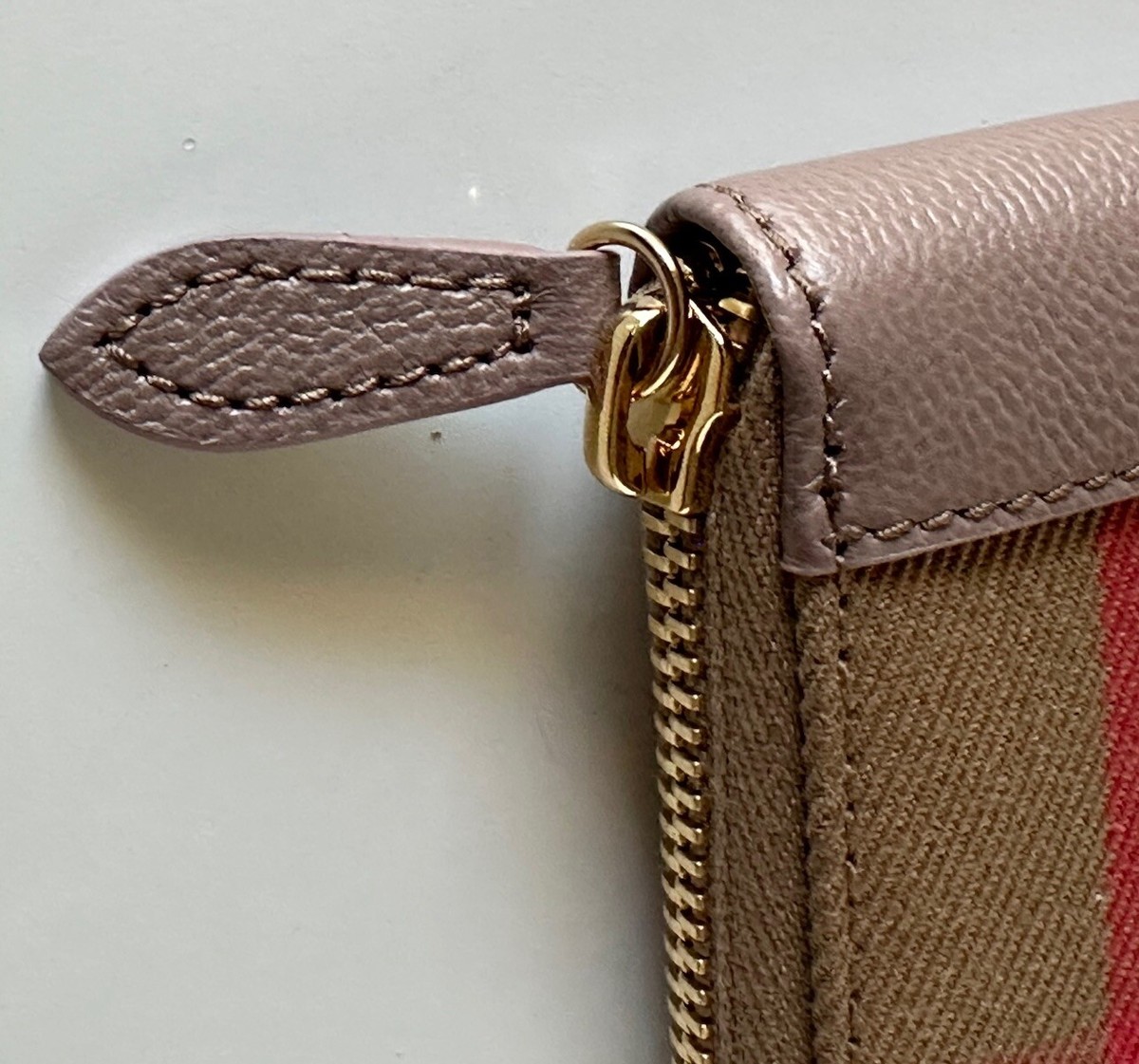 Burberry MN Zip Around Check Gray Mink/Brown Wallet 80845261 Burberry MN Zip Around Check Gray Mink/Brown Wallet 80845261