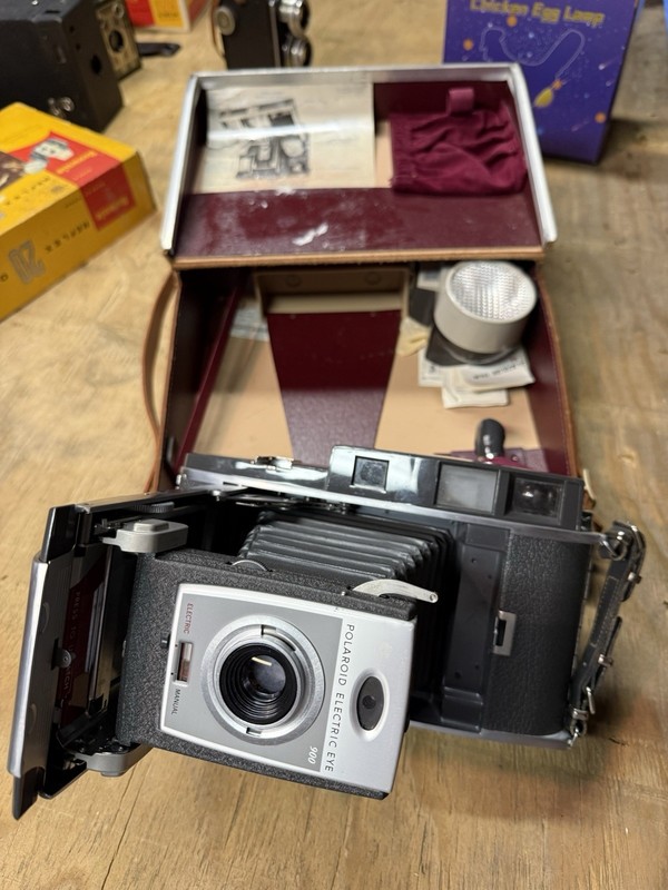 Polaroid 900 Electric-Eye Land Instant Camera Black w/ Case & Accessories
