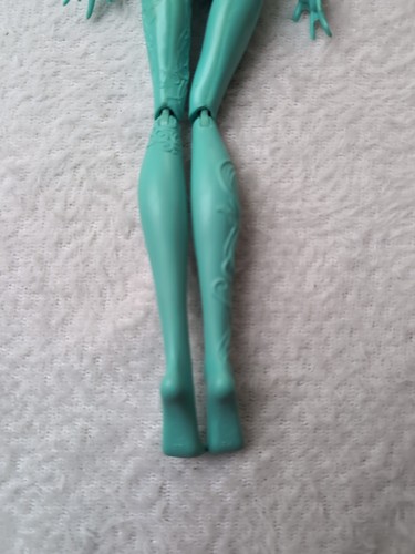 Monster High Honey Swamp Hauntlywood Frights Camera Action Doll - Picture 7 of 9