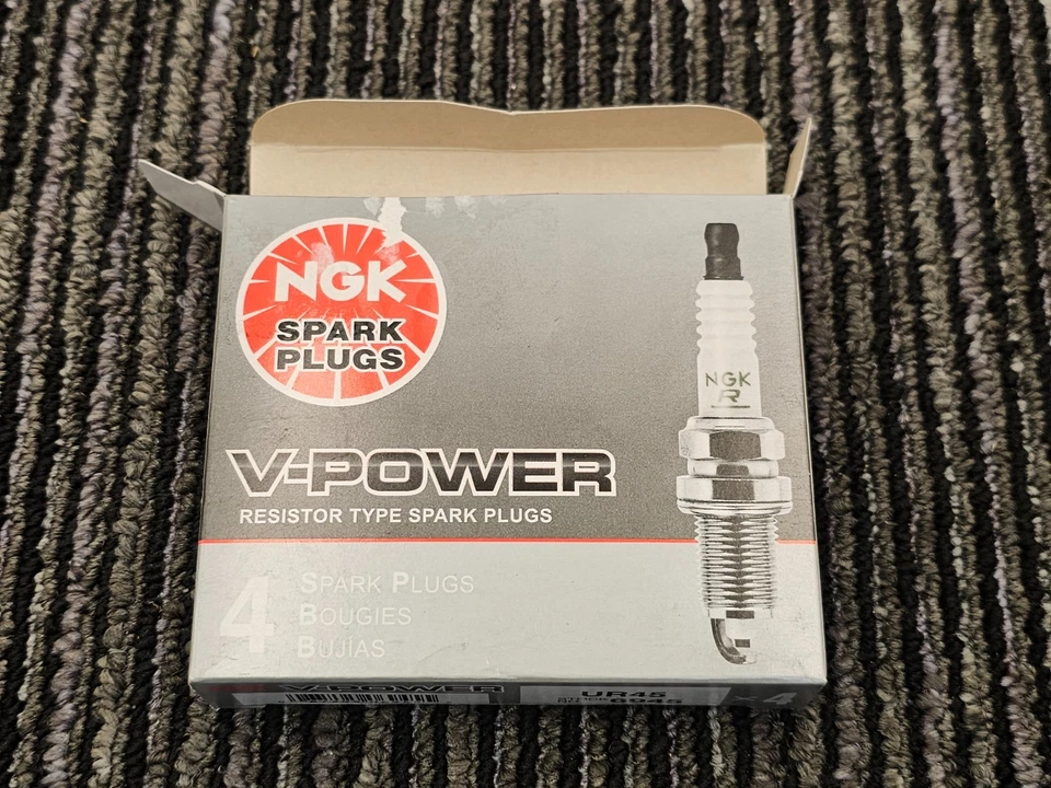 (QUANTIDADE 4) NGK 6945 UR45 V-Power vela de ignição compatível com 1980-1982 AMC Concord - Imagem 2 de 4
