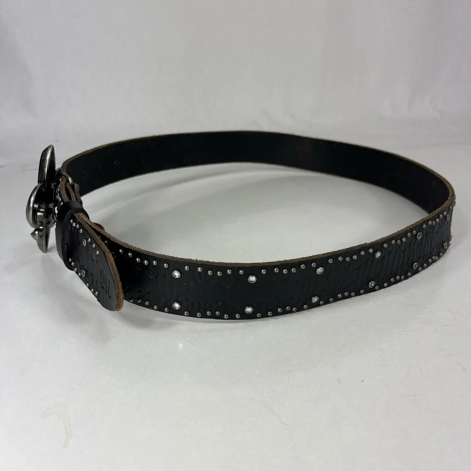 Cinturón ancho de cuero genuino negro con tachuelas - Hebilla Fleur De Lis - Para mujer talla 36 Foto 3 de 4