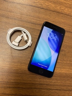 Near Mint iPhone SE 3rd Gen 2022 128GB Black Unlocked AT&T T-mobile Verizon 100%