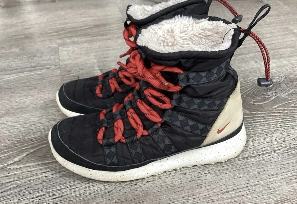 Botas deportivas Nike Roshe Run High para mujer piel sintética talla 6,5 616724-002 negras rojas Foto 4 de 4