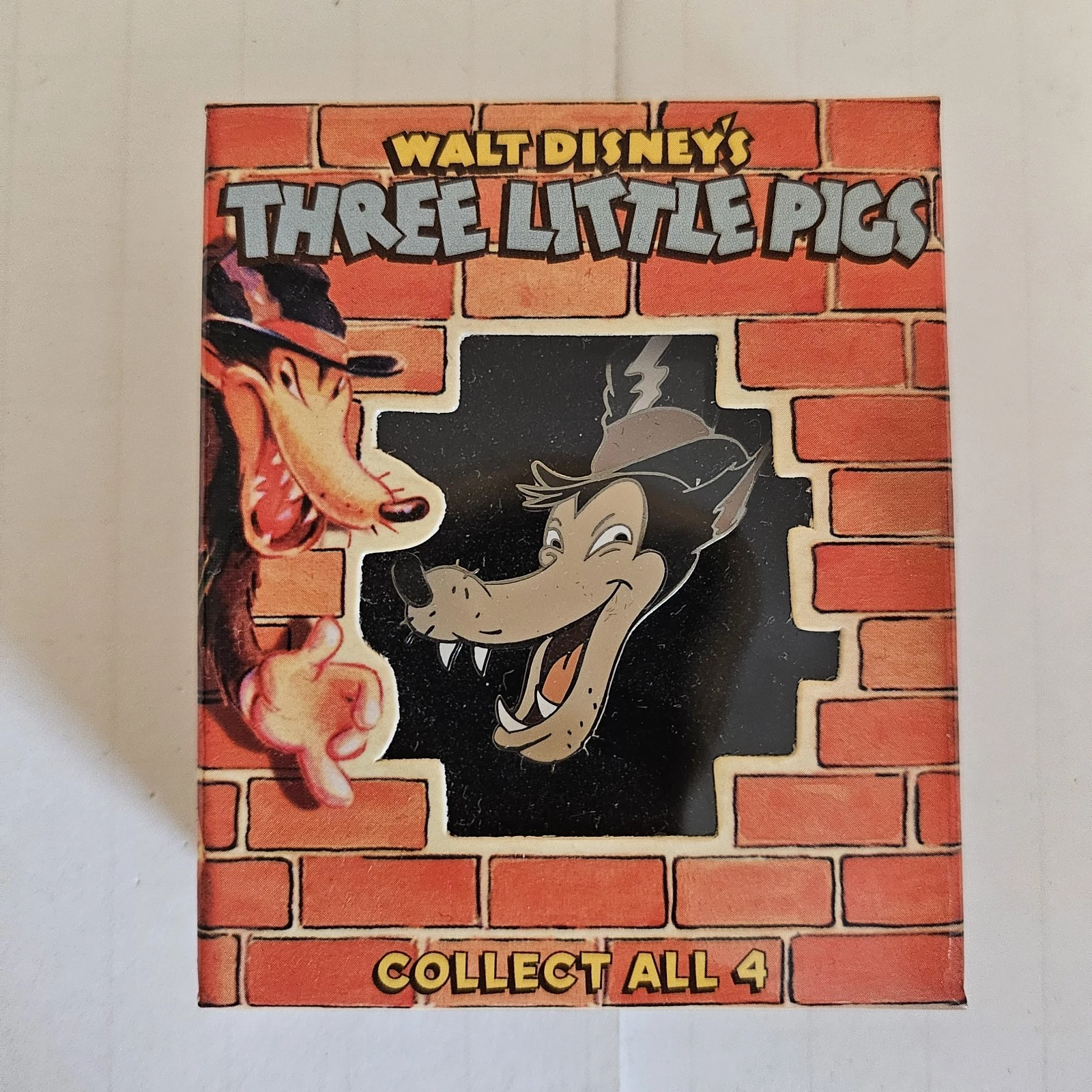 Three 3 Little Pigs Disney Store pin LE Big Bad Wolf NIB