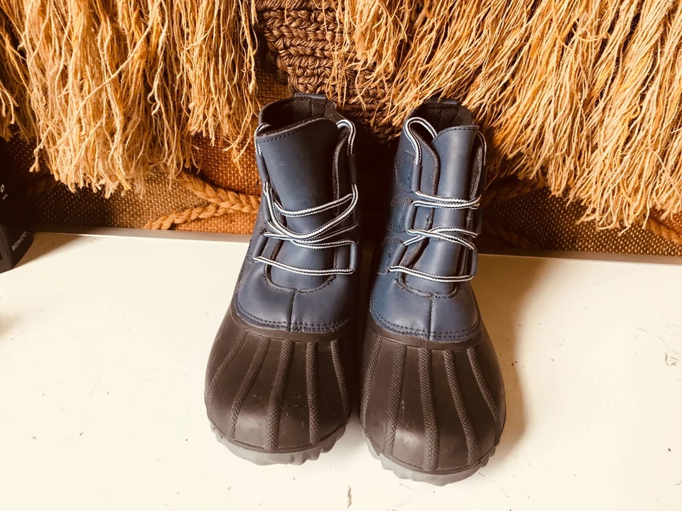 Merona Women's Jodi Duck Black Rubber Over Ankle Boots sz 10 - Image 4 of 4