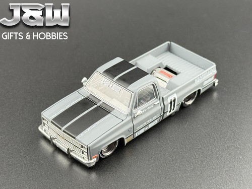 Kaido House x Mini GT Chevrolet Silverado Kaido V2 Grey #160 1/64 - Picture 5 of 8