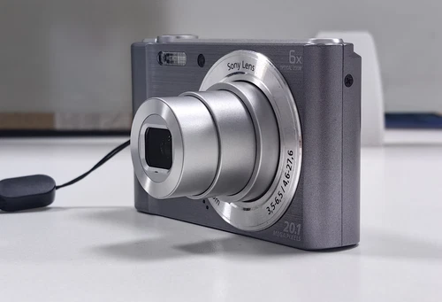 Sony Cyber-shot DSC-W810 CCD Digital Camera Silver Grey-85% New - Picture 3 of 8