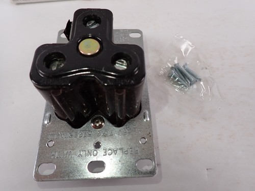 Cooper Flush Receptacle 1234-Box 2-Pole 3-Wire Grounding 30A-250V 6-30R 4 each - Picture 6 of 7
