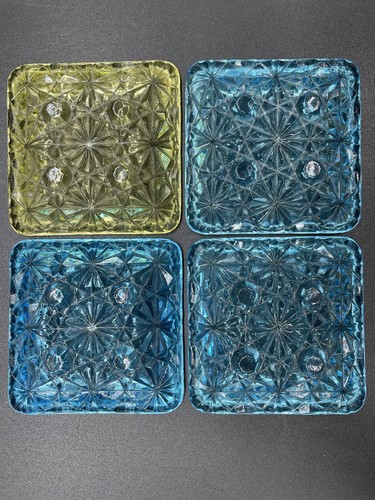 Vintage Ashtray / Trinket, Ring Dish, Set of 4, Blue, Yellow - Foto 2 di 3