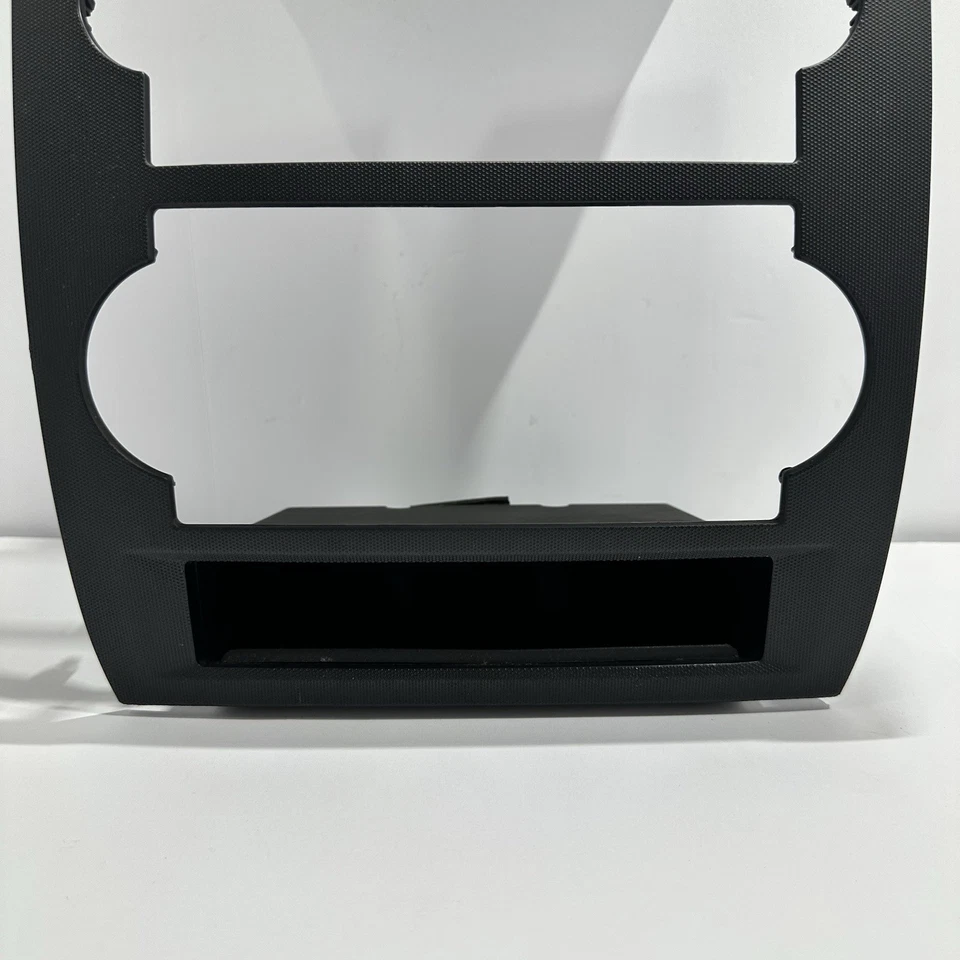 Dodge Charger Magnum 2005-2007 tablero central radio bisel moldura negro OEM Foto 3 de 4