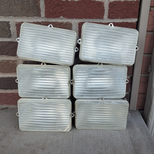 Lot of 6 headlights for John Deere equipment, includes 9006HB4 12V lights bulbs